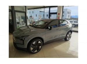 VOLVO EX30 PURE ELETTRIC AUTONOMIA FINO A 478 KM